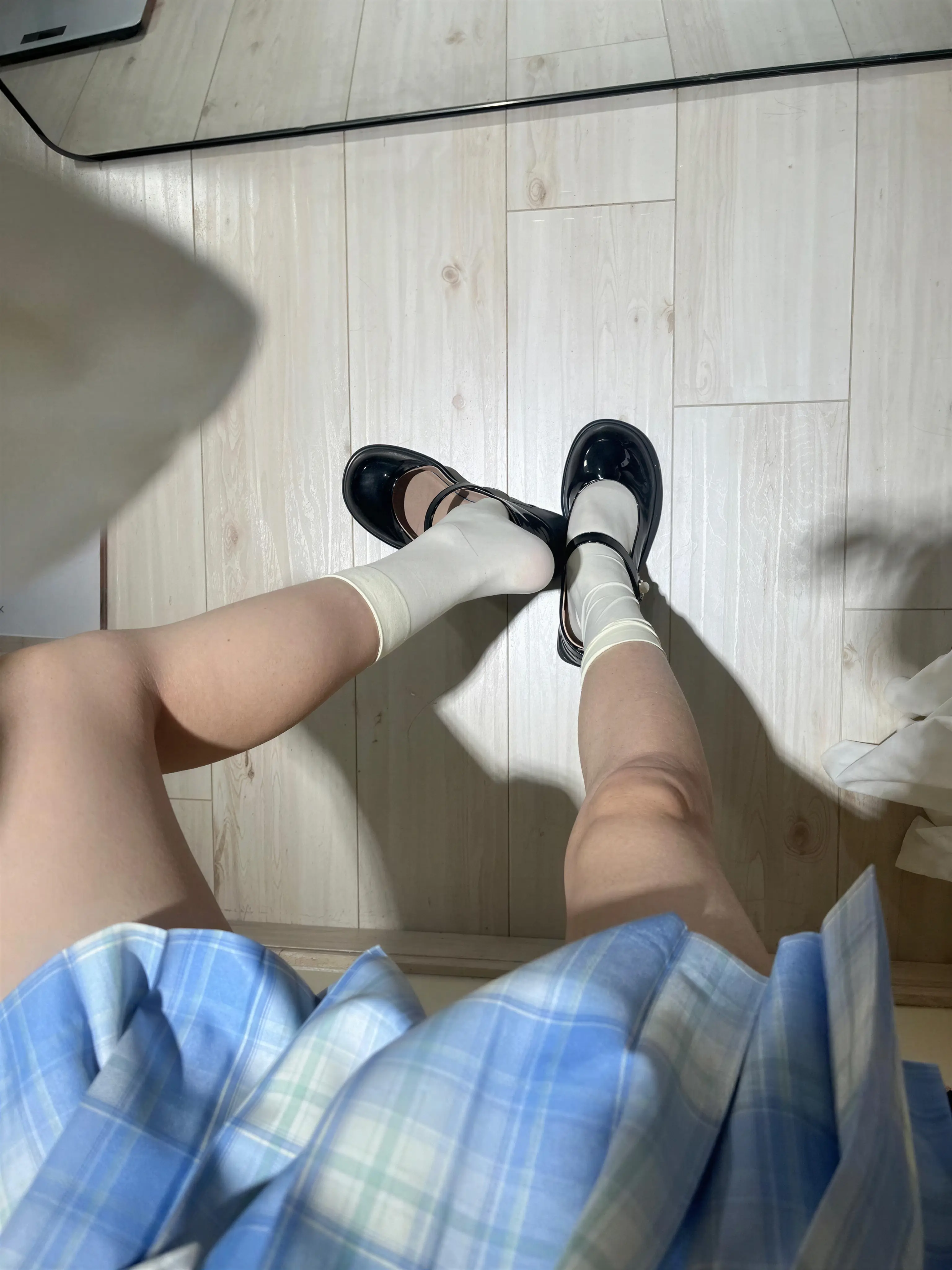 小甜酒子 – 给哥哥闻 13P
